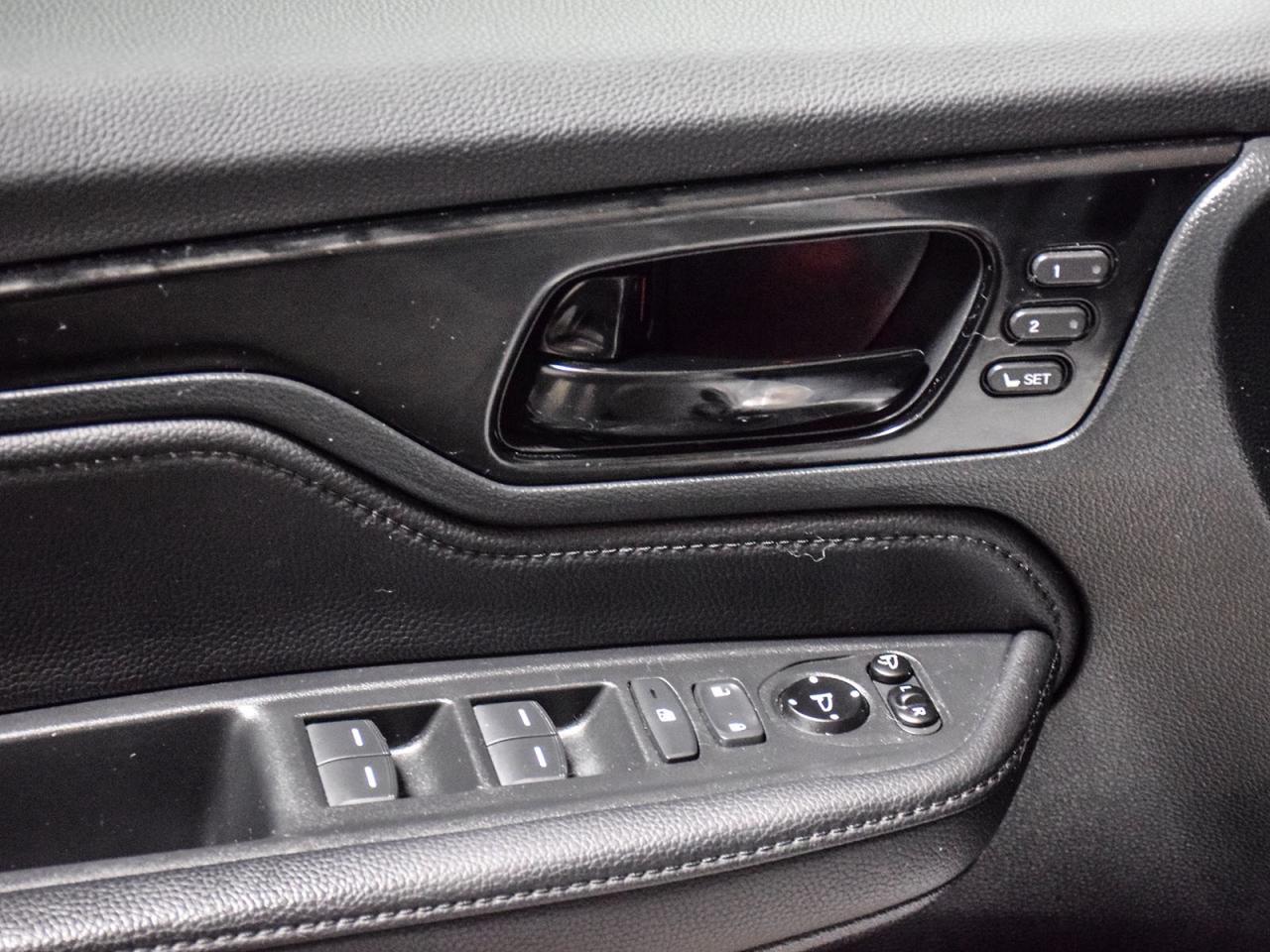 2023 Honda Odyssey Black Edition Photo