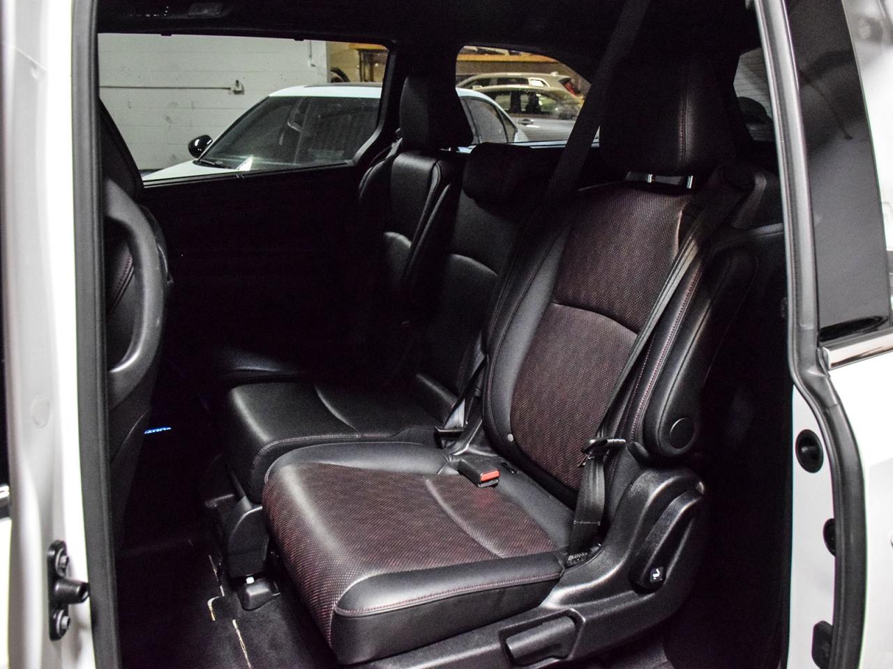 2023 Honda Odyssey Black Edition Photo