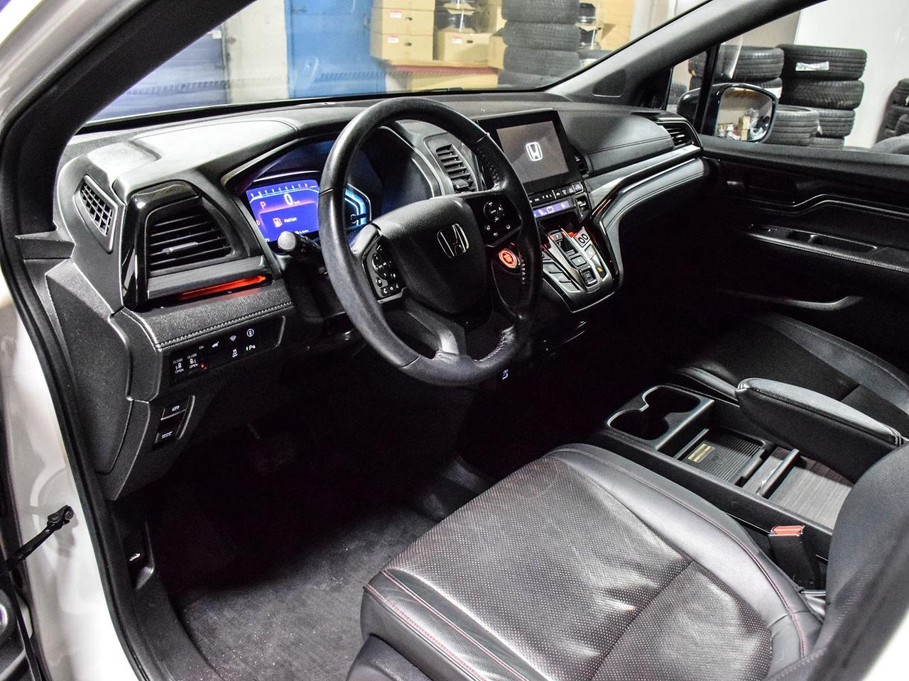 2023 Honda Odyssey Black Edition Photo