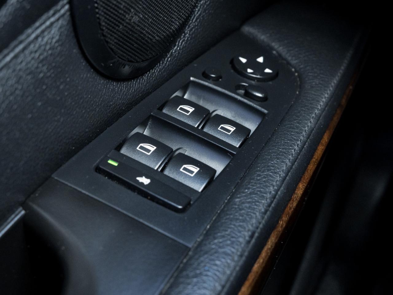 2011 BMW 3 Series 328i xDrive AWD Classic Ed Photo