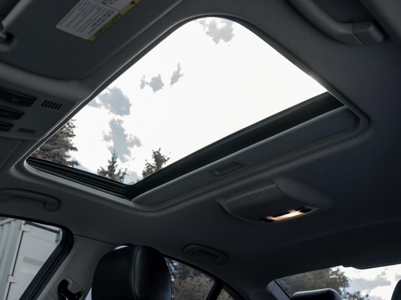 2011 BMW 3 Series 328i xDrive AWD Classic Ed Photo