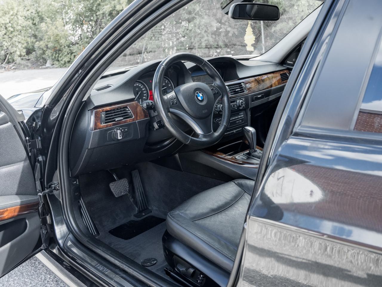 2011 BMW 3 Series 328i xDrive AWD Classic Ed Photo