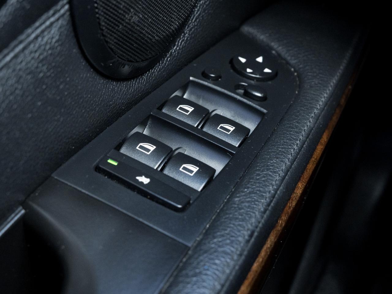 2011 BMW 3 Series 328i xDrive AWD Classic Ed Photo