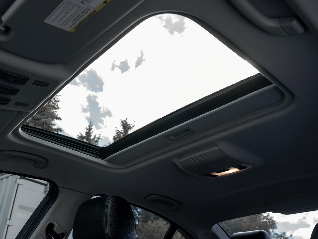 2011 BMW 3 Series 328i xDrive AWD Classic Ed Photo