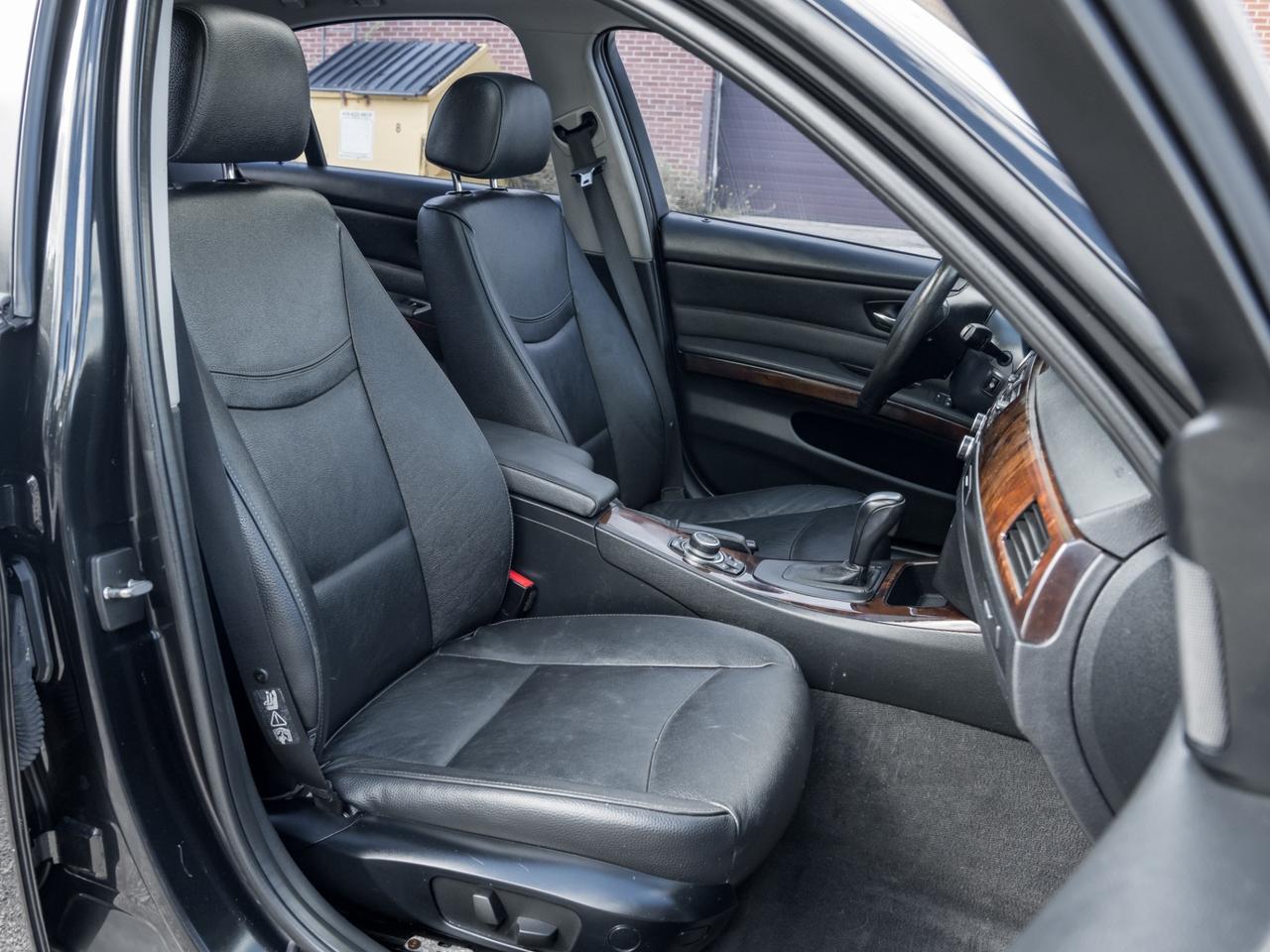 2011 BMW 3 Series 328i xDrive AWD Classic Ed Photo