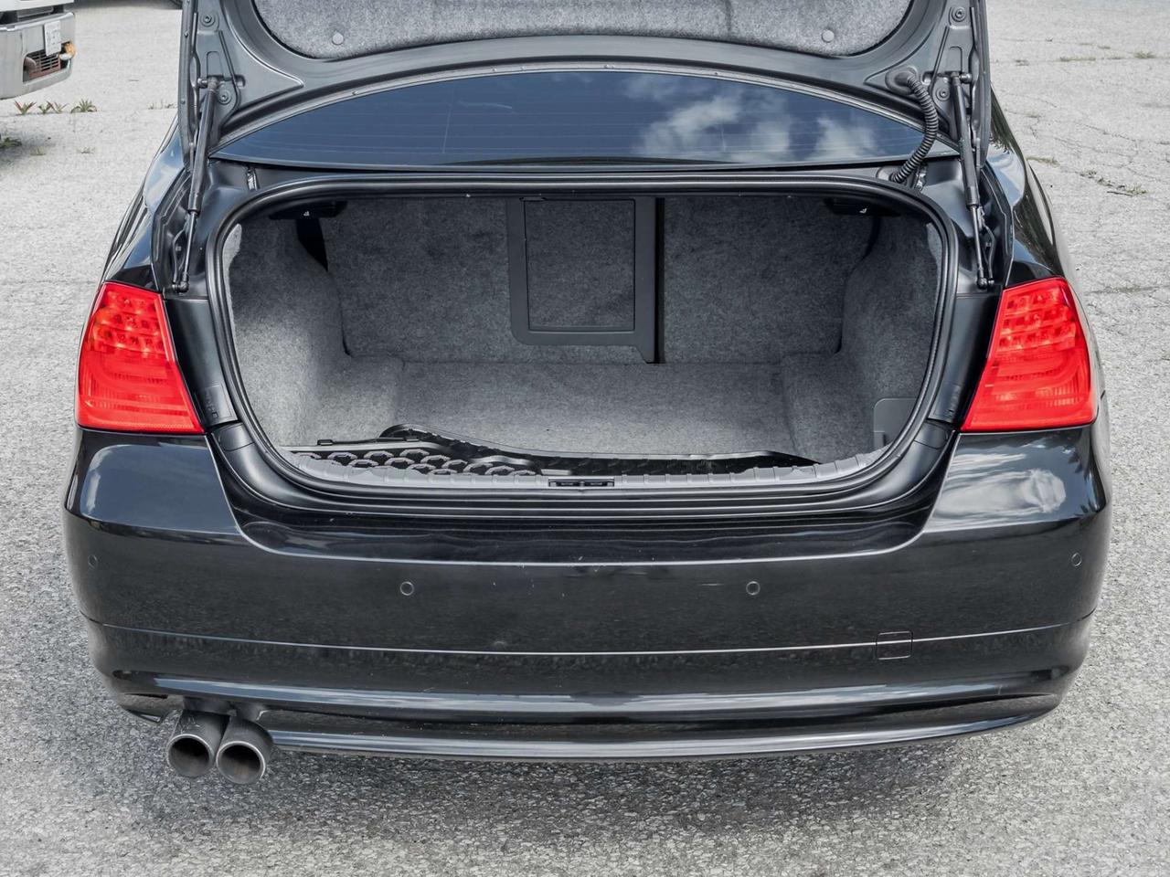2011 BMW 3 Series 328i xDrive AWD Classic Ed Photo