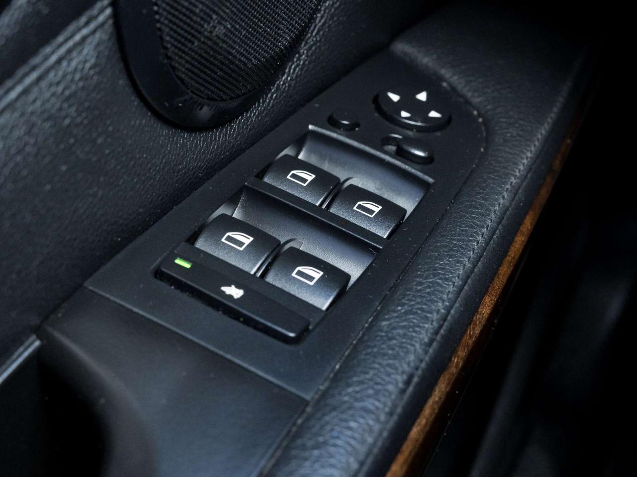 2011 BMW 3 Series 328i xDrive AWD Classic Ed Photo