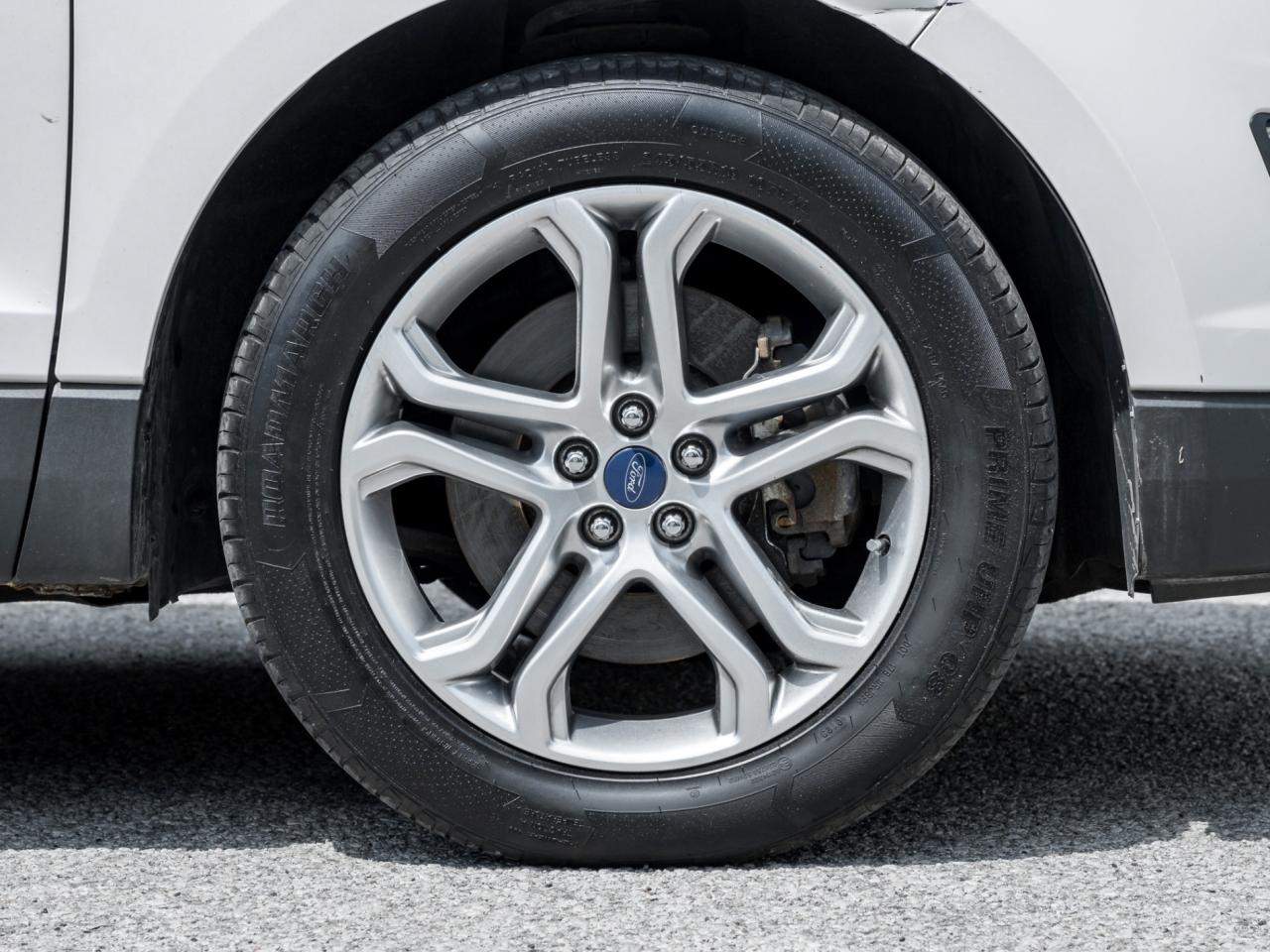 2017 Ford Edge Titanium AWD Photo4