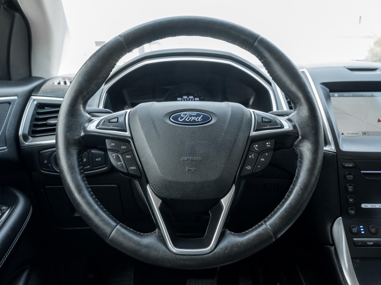 2017 Ford Edge Titanium AWD Photo