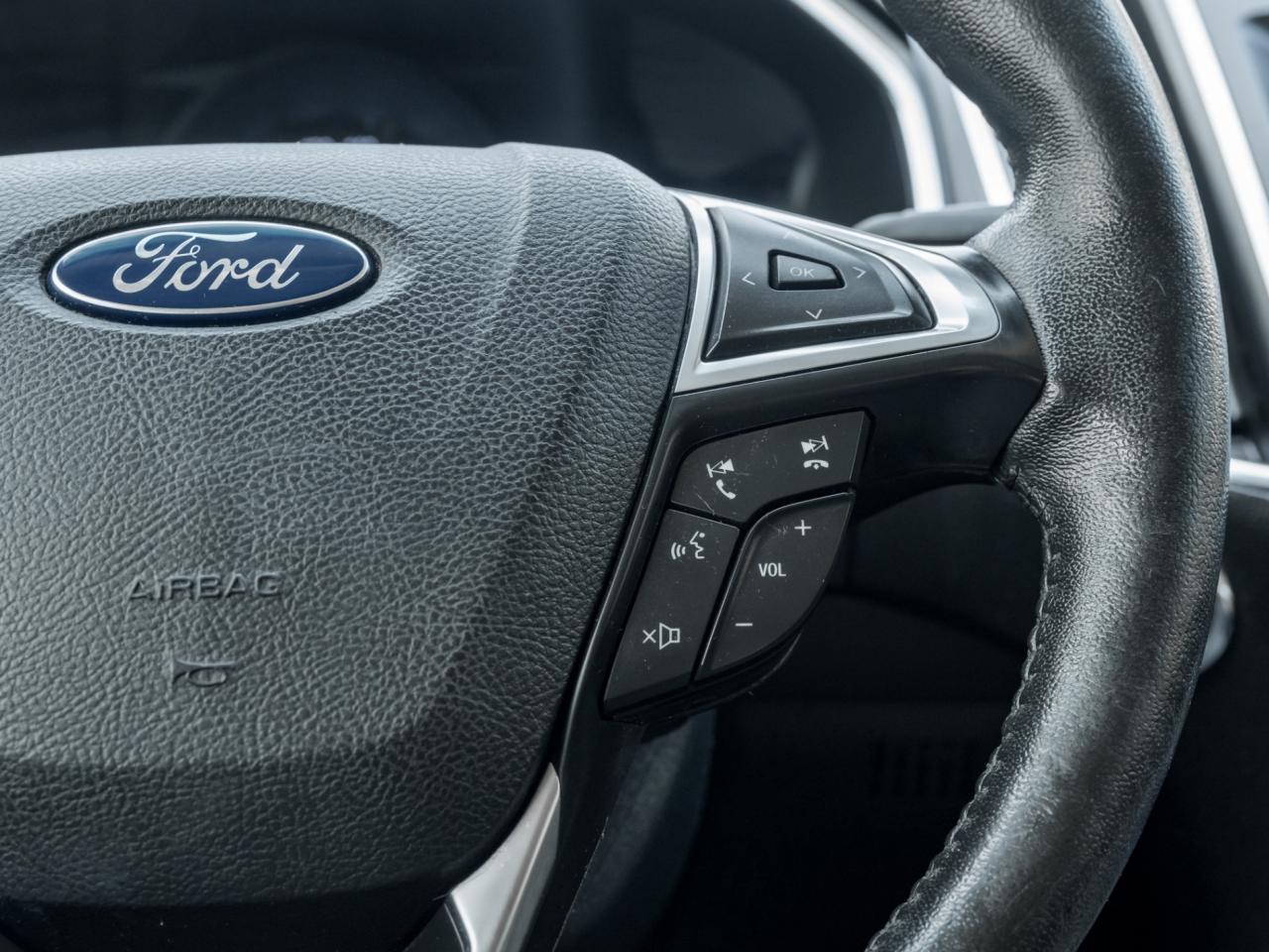 2017 Ford Edge Titanium AWD Photo