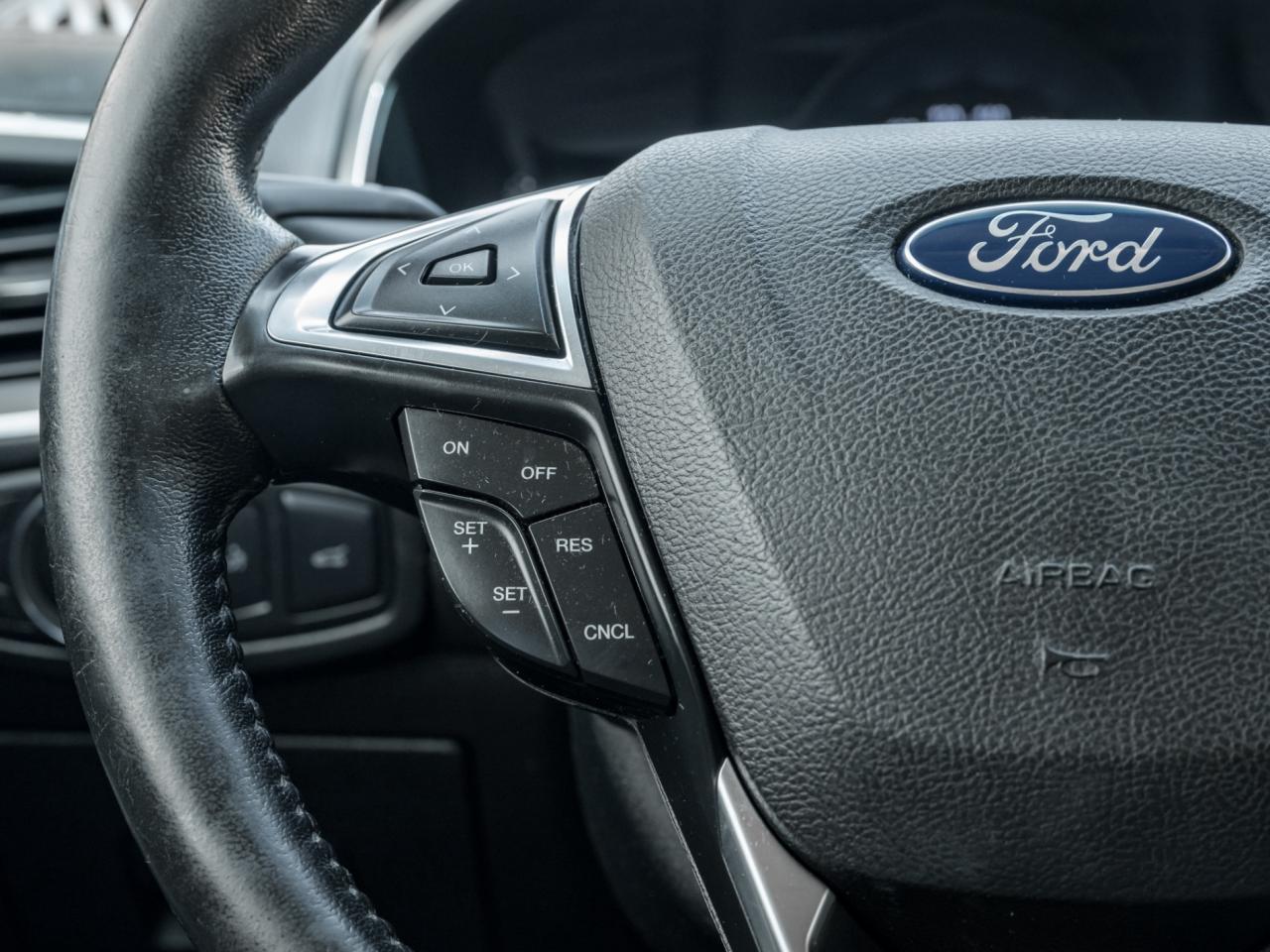 2017 Ford Edge Titanium AWD Photo