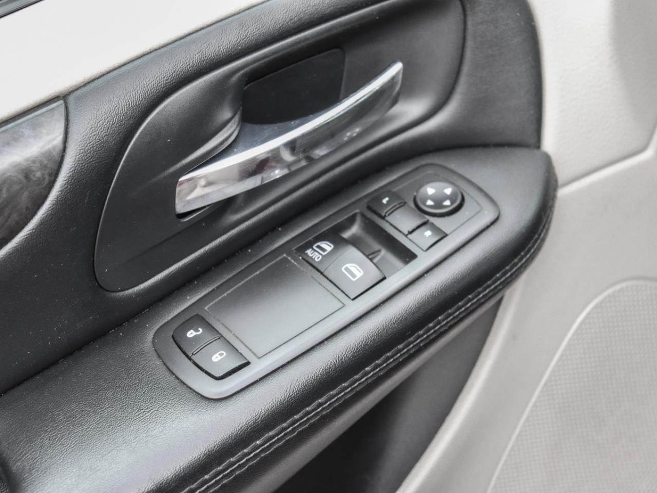 2018 Dodge Grand Caravan Canada Value Package STOW&GO Photo