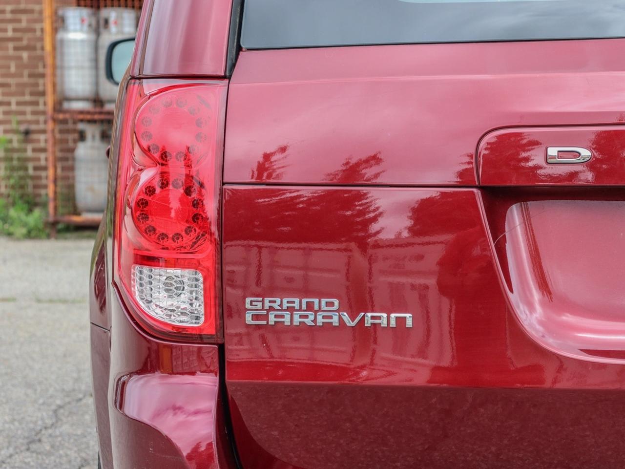 2018 Dodge Grand Caravan Canada Value Package, Stow N Go Photo