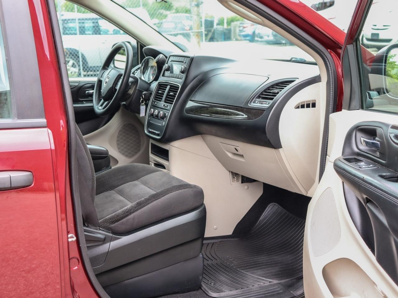 2018 Dodge Grand Caravan Canada Value Package, Stow N Go Photo