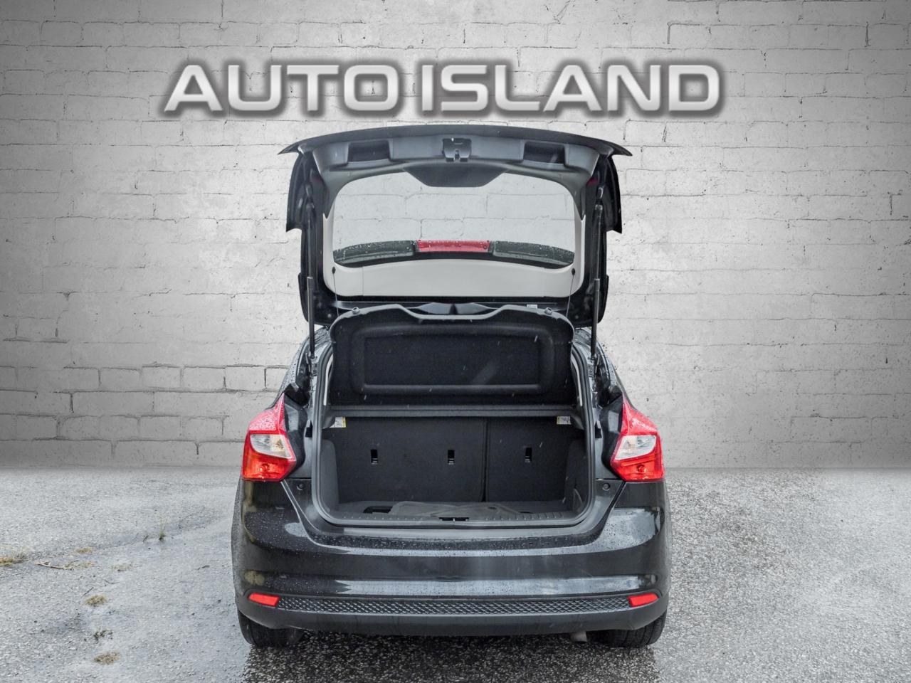 2012 Ford Focus HB SEL Photo