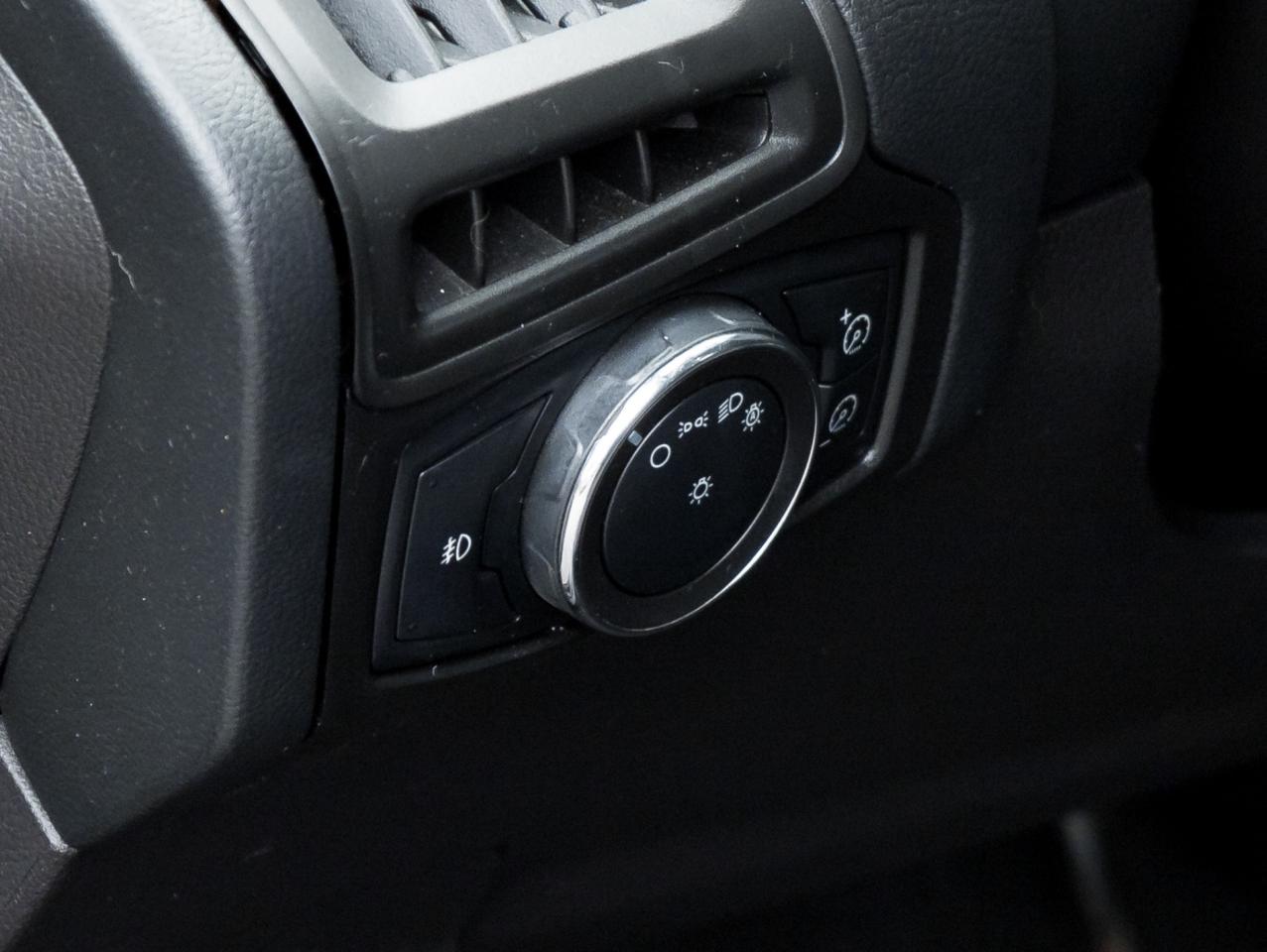 2012 Ford Focus HB SEL Photo