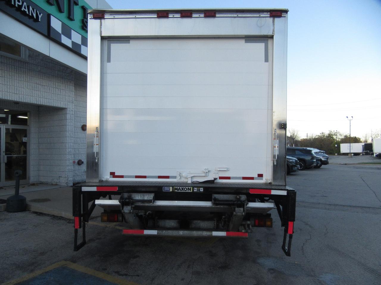 2016 Hino 195 18FT BOX LOW TEMP REEFER POWER LIFTGATE Photo