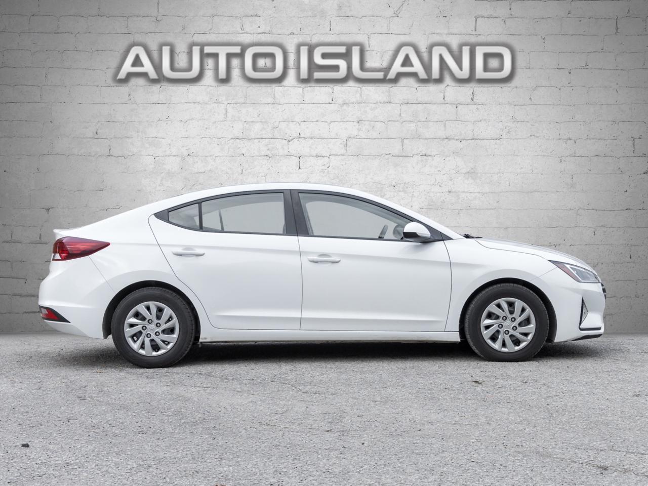 2019 Hyundai Elantra SE-Dealer Serviced-NO Accidents-Rear Cam-Heated Se Photo