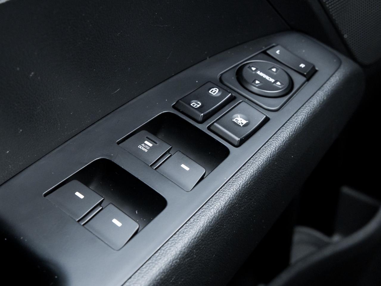 2019 Hyundai Elantra SE-Dealer Serviced-NO Accidents-Rear Cam-Heated Se Photo