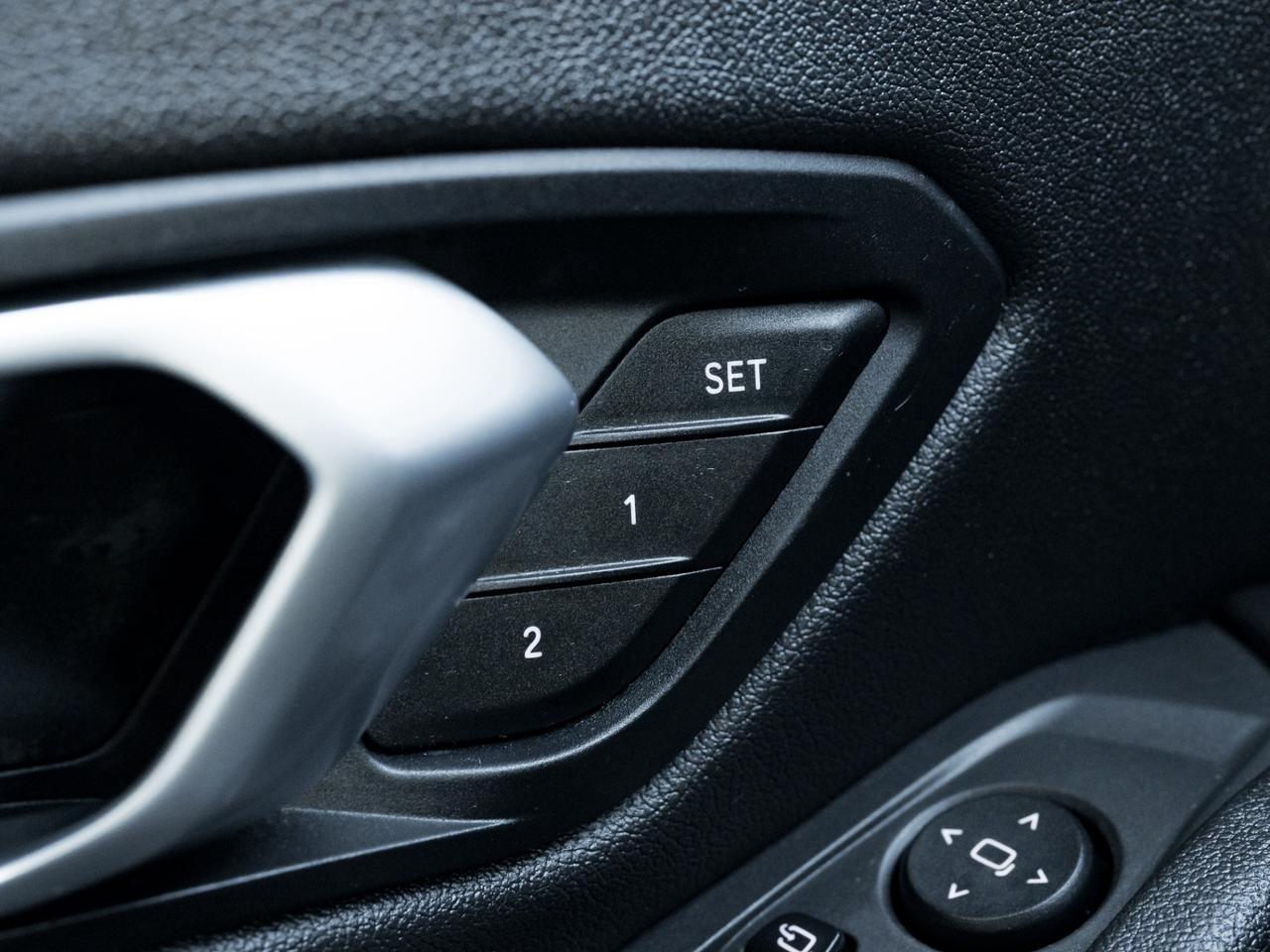 2021 BMW 3 Series BMW 330i xDrive Sedan North America !! No Accident Photo