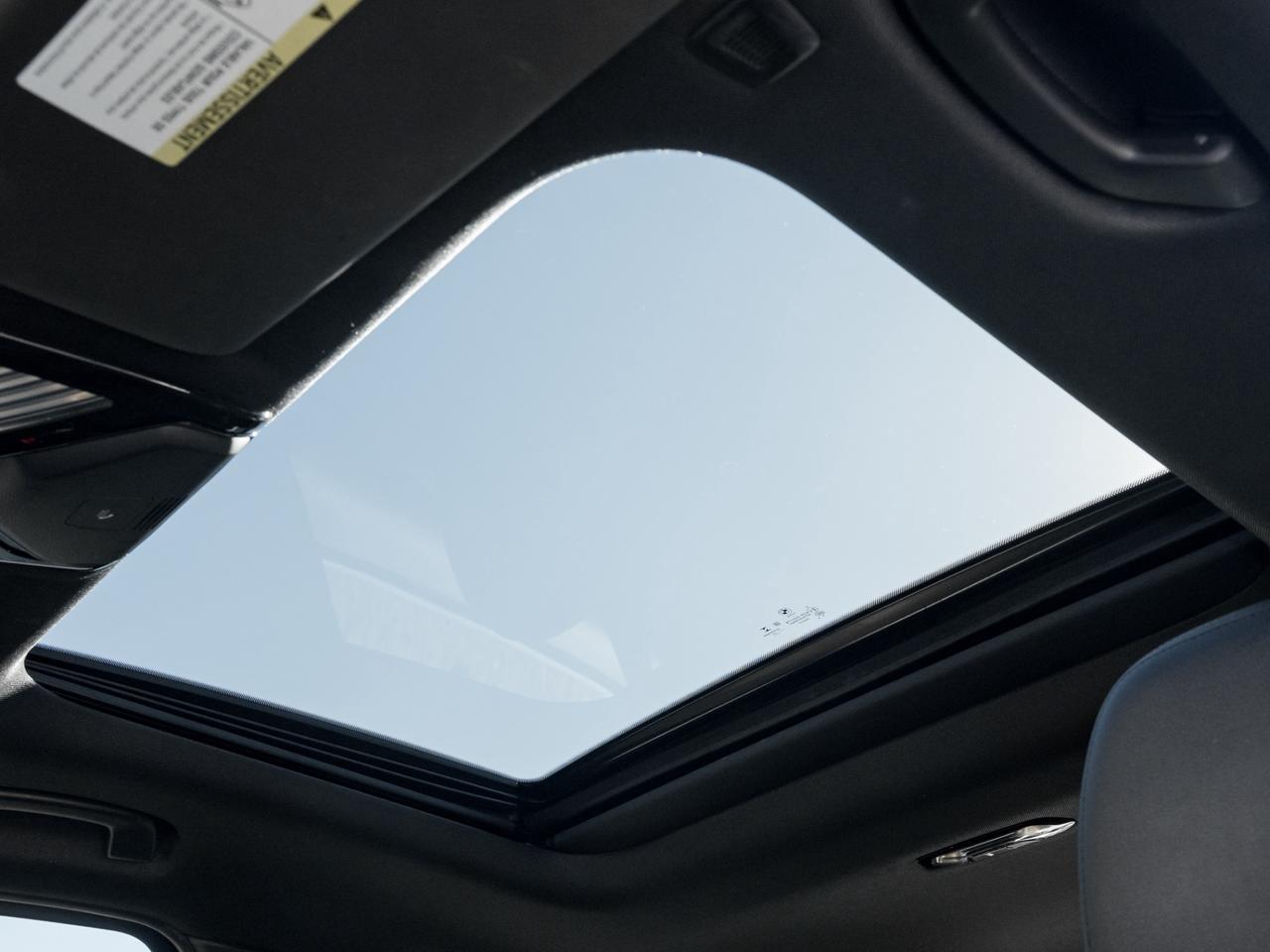 2021 BMW 3 Series BMW 330i xDrive Sedan North America !! No Accident Photo