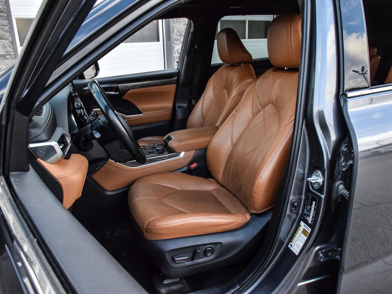 2023 Toyota Highlander LIMITED  Photo