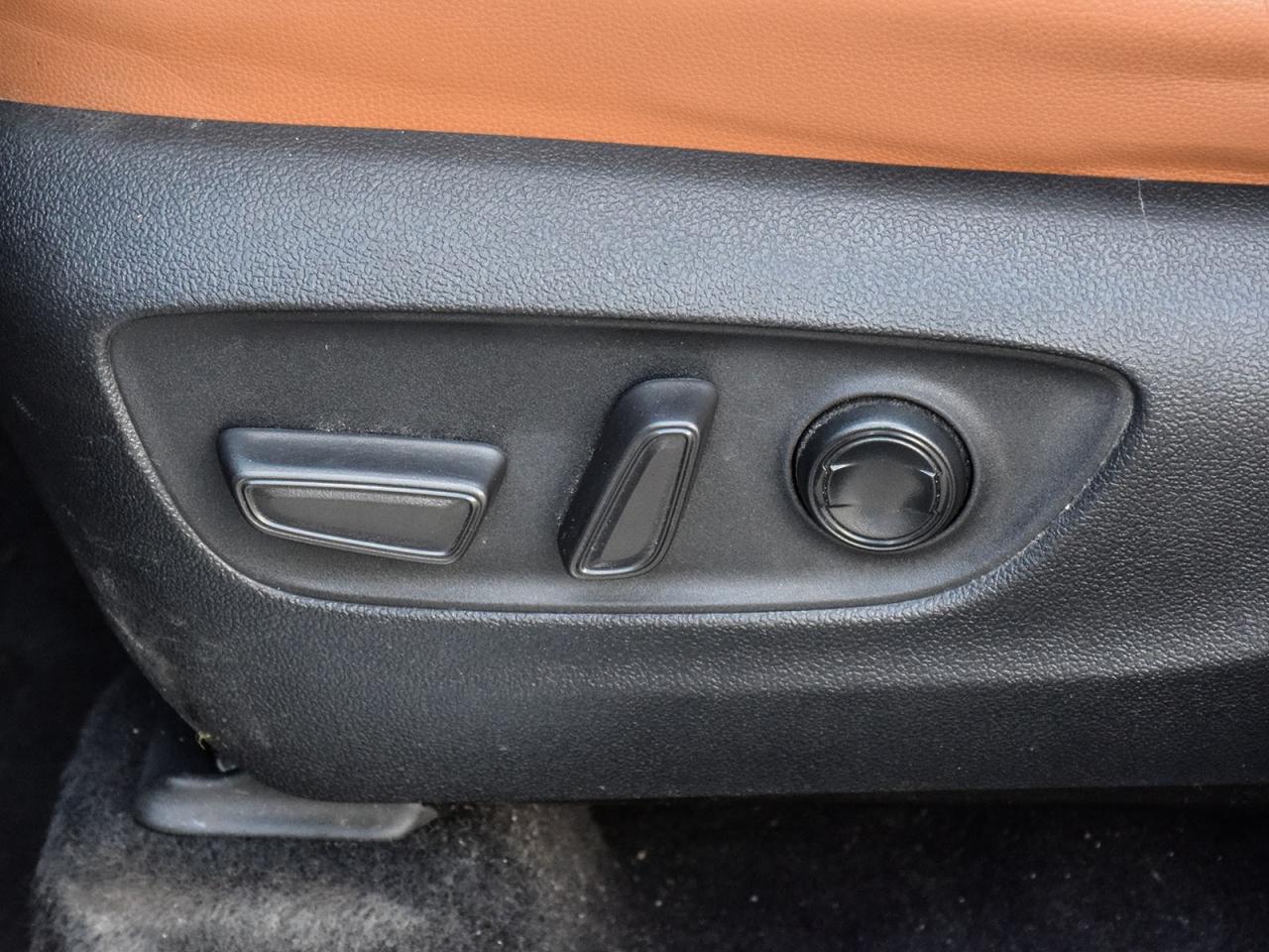 2023 Toyota Highlander LIMITED  Photo