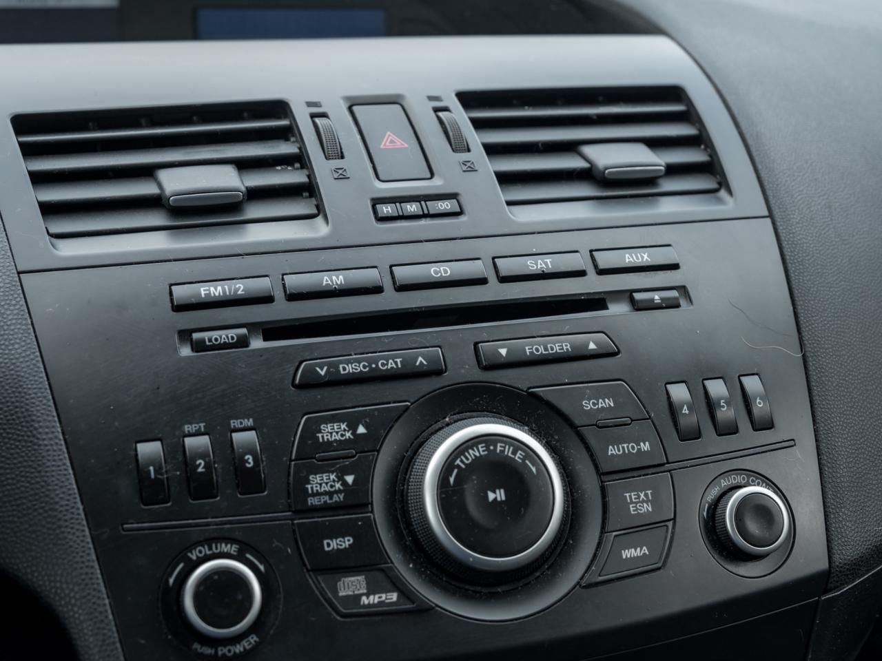 2013 Mazda MAZDA3 HB Sport GS-SKY, NO ACCIDENT, LEATHER, SUNROOF, PO Photo