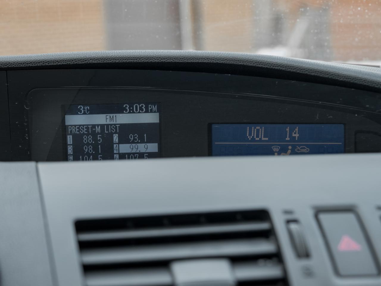 2013 Mazda MAZDA3 HB Sport GS-SKY, NO ACCIDENT, LEATHER, SUNROOF, PO Photo