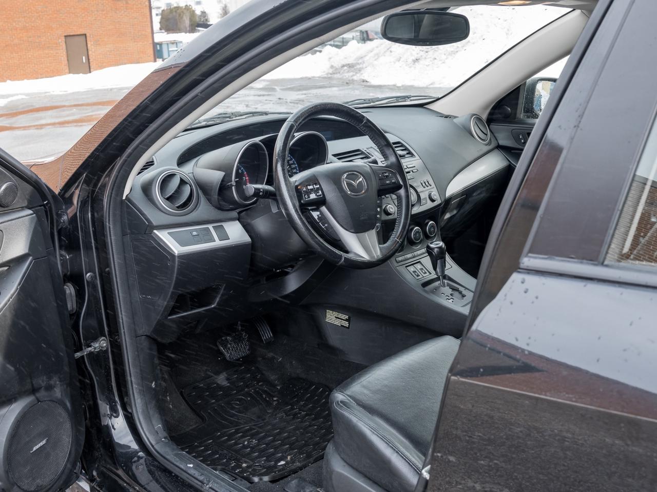 2013 Mazda MAZDA3 HB Sport GS-SKY, NO ACCIDENT, LEATHER, SUNROOF, PO Photo