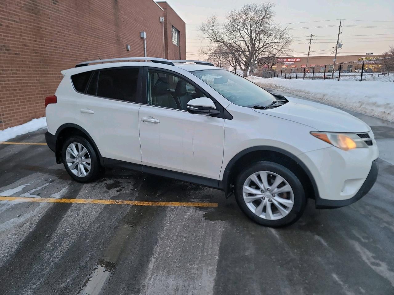 2013 Toyota RAV4 AWD Limited - Navi-Sunroof-Leather-Rearview Camera Photo4
