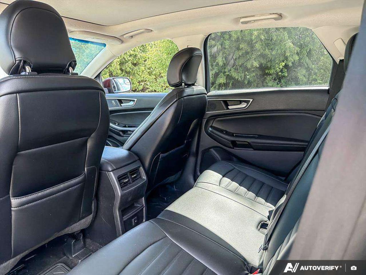 2016 Ford Edge SELCERTIFIED AS-TRADED, ONE-OWNER, NAV, BACKUP CAM, HEATED SEATS Photo