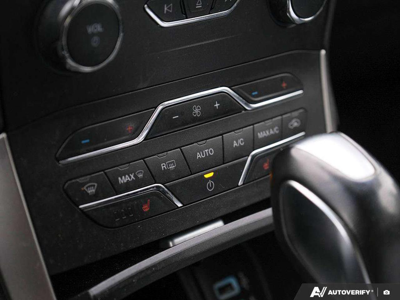 2016 Ford Edge SELCERTIFIED AS-TRADED, ONE-OWNER, NAV, BACKUP CAM, HEATED SEATS Photo