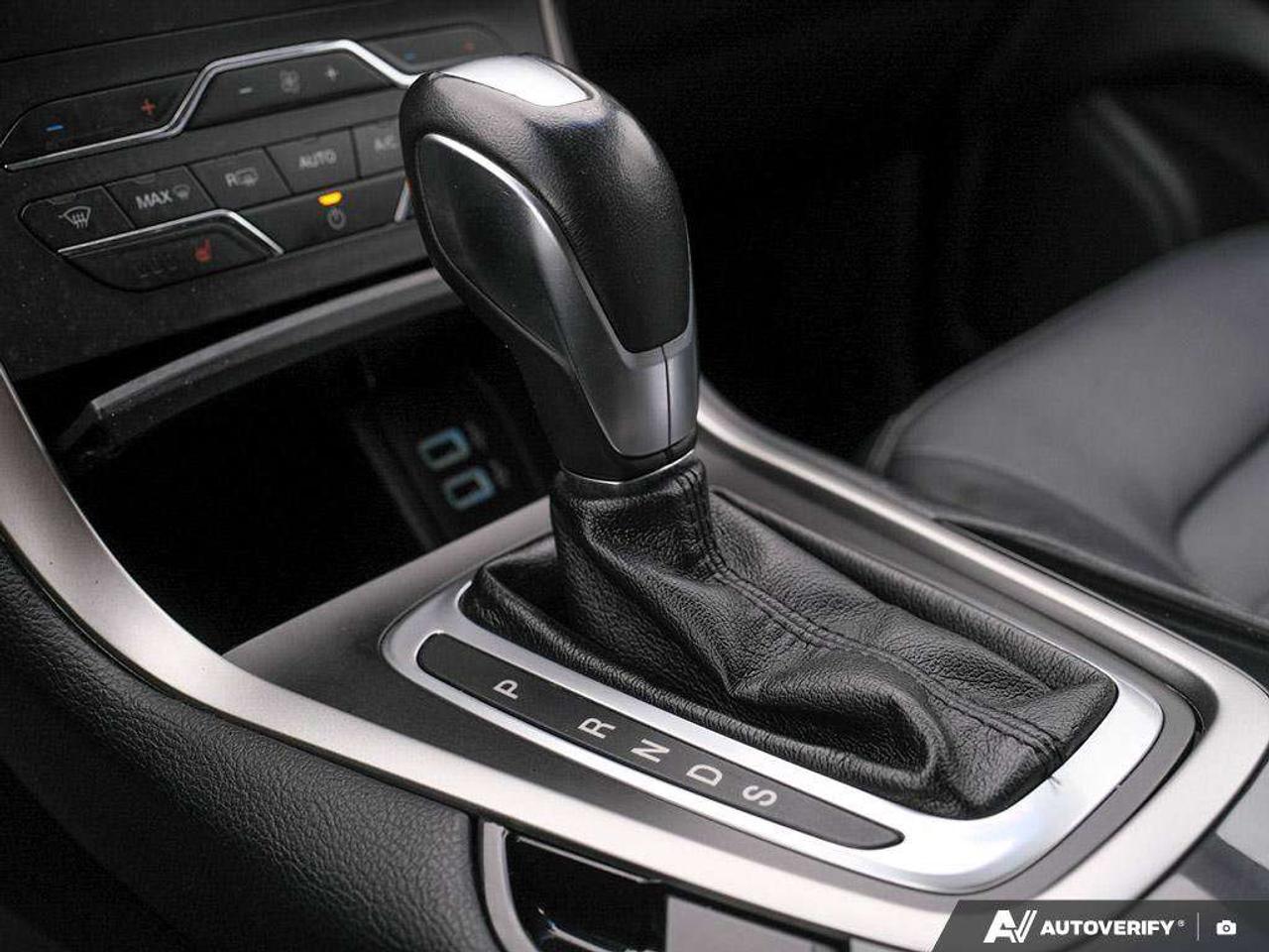 2016 Ford Edge SELCERTIFIED AS-TRADED, ONE-OWNER, NAV, BACKUP CAM, HEATED SEATS Photo