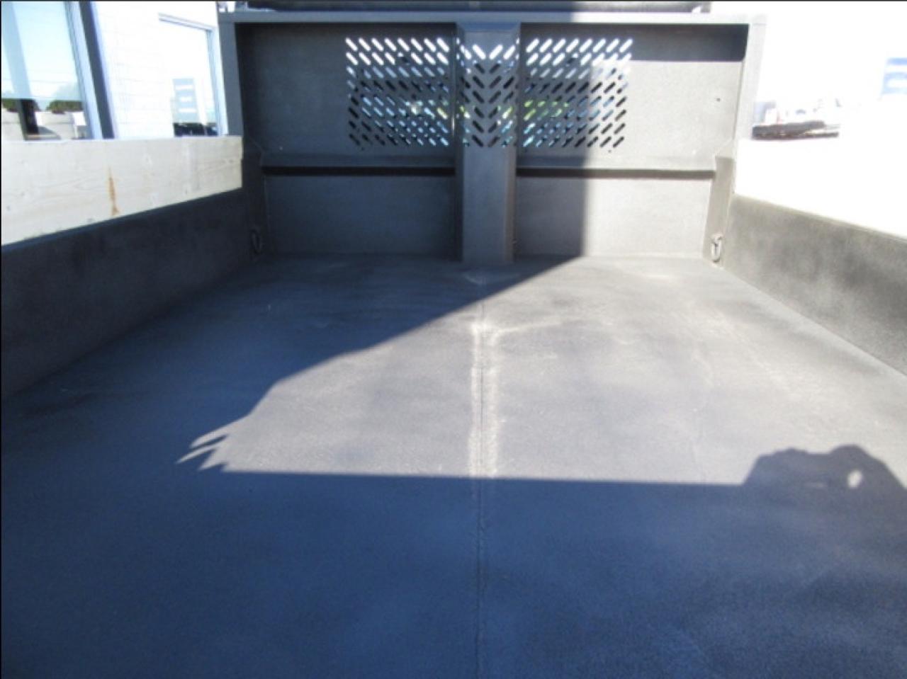 2022 Ford F-550 4X4 CREW CAB DIESEL WITH 12FT STEEL DUMP BOX Photo