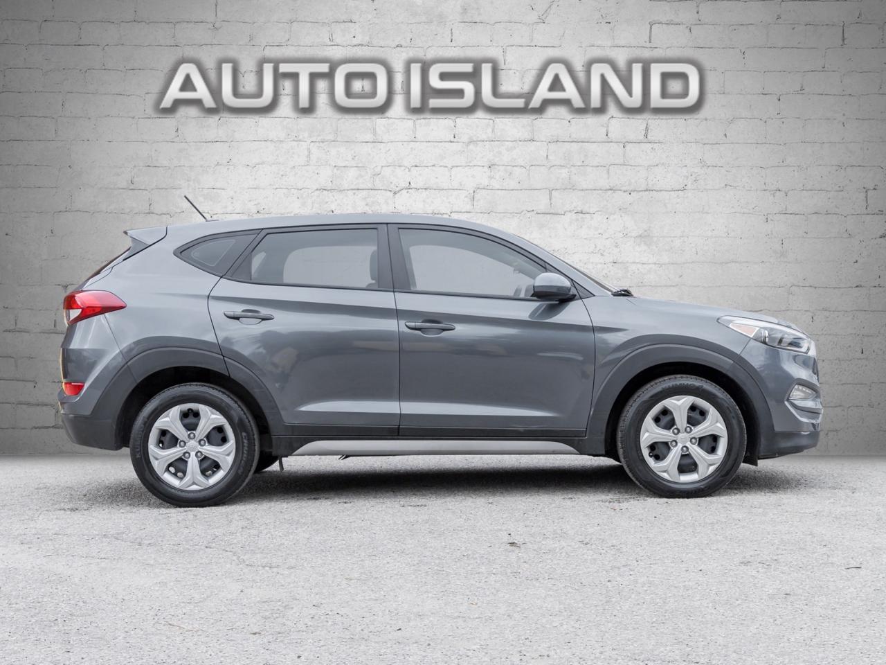 2017 Hyundai Tucson FWD 4DR 2.0L Photo2