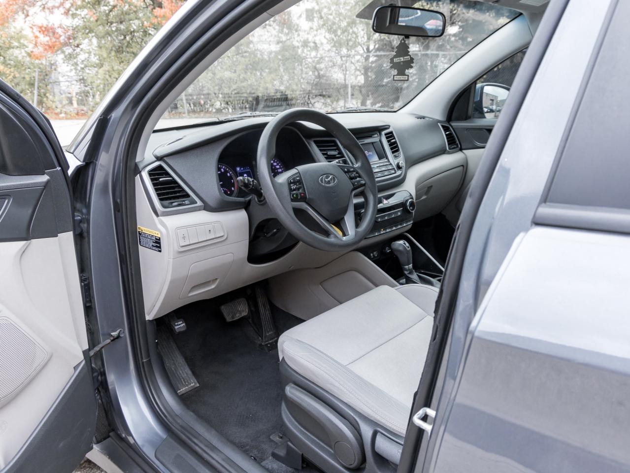 2017 Hyundai Tucson FWD 4DR 2.0L Photo