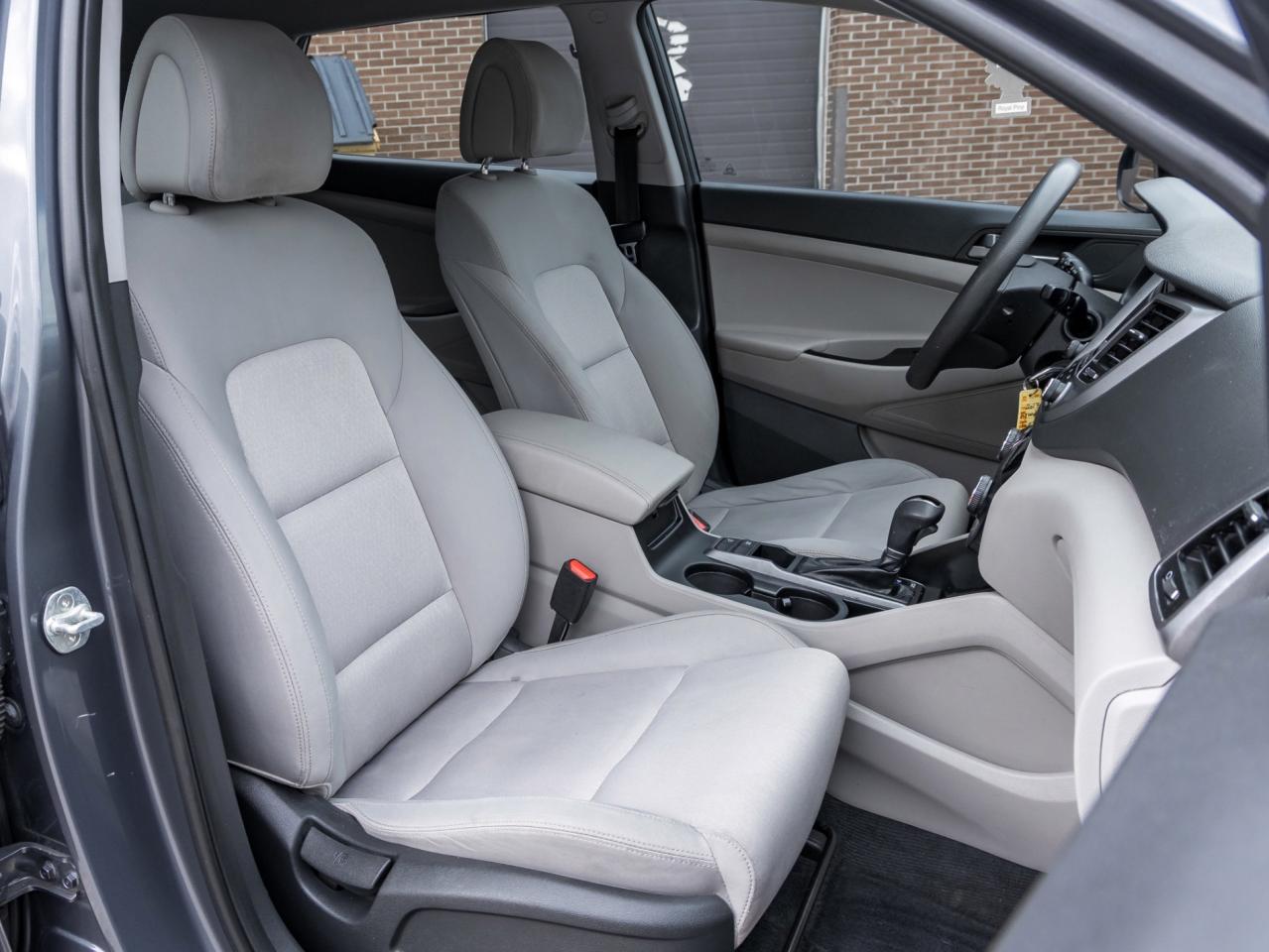 2017 Hyundai Tucson FWD 4DR 2.0L Photo