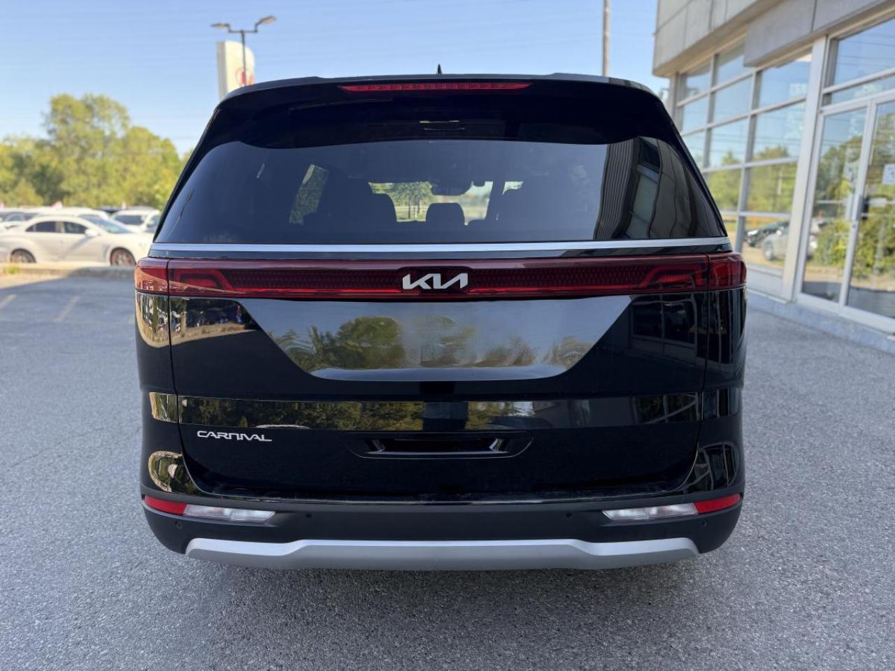 2023 Kia Carnival LX FWD Photo