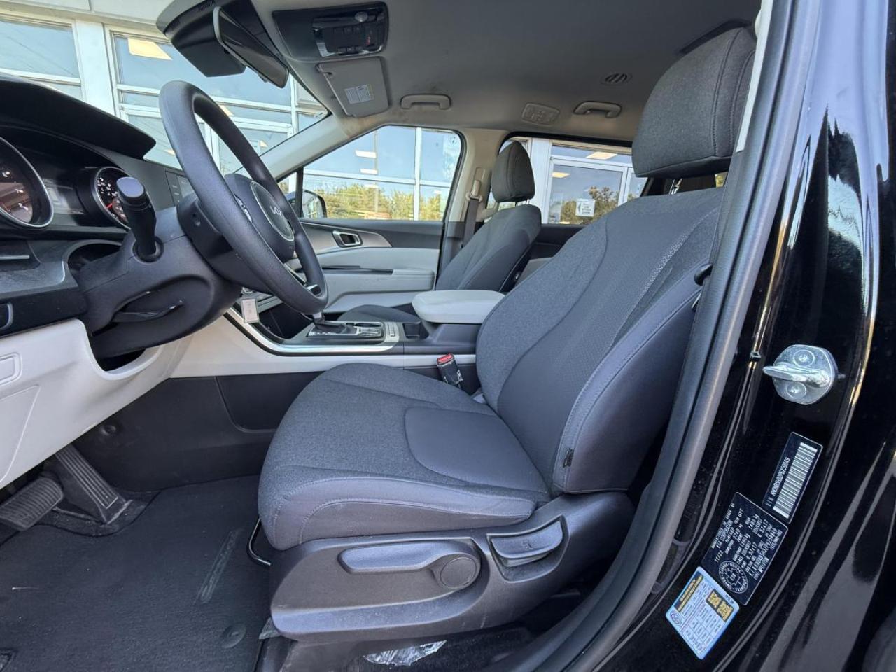 2023 Kia Carnival LX FWD Photo