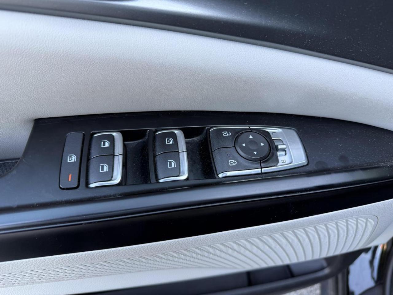 2023 Kia Carnival LX FWD Photo