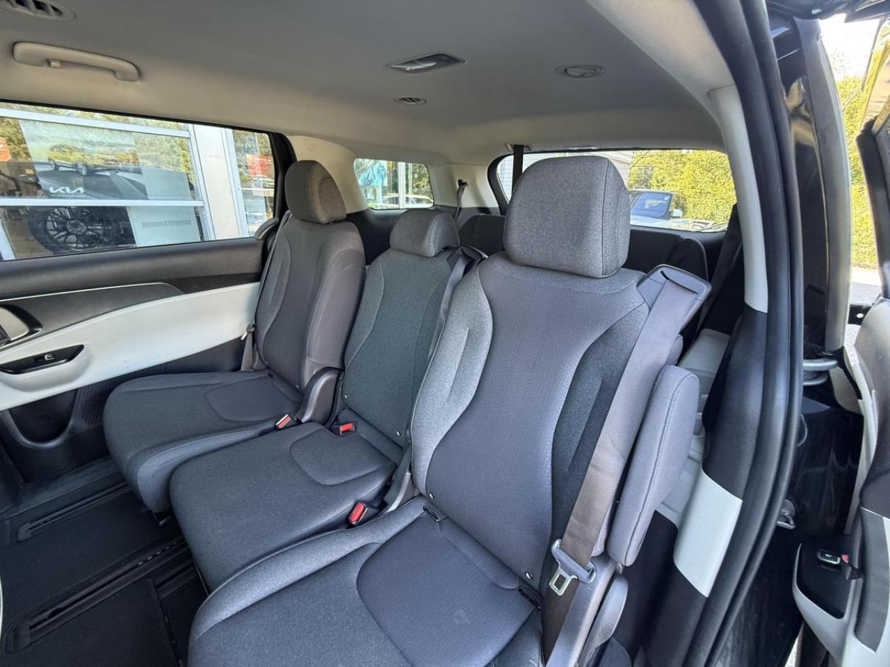 2023 Kia Carnival LX FWD Photo