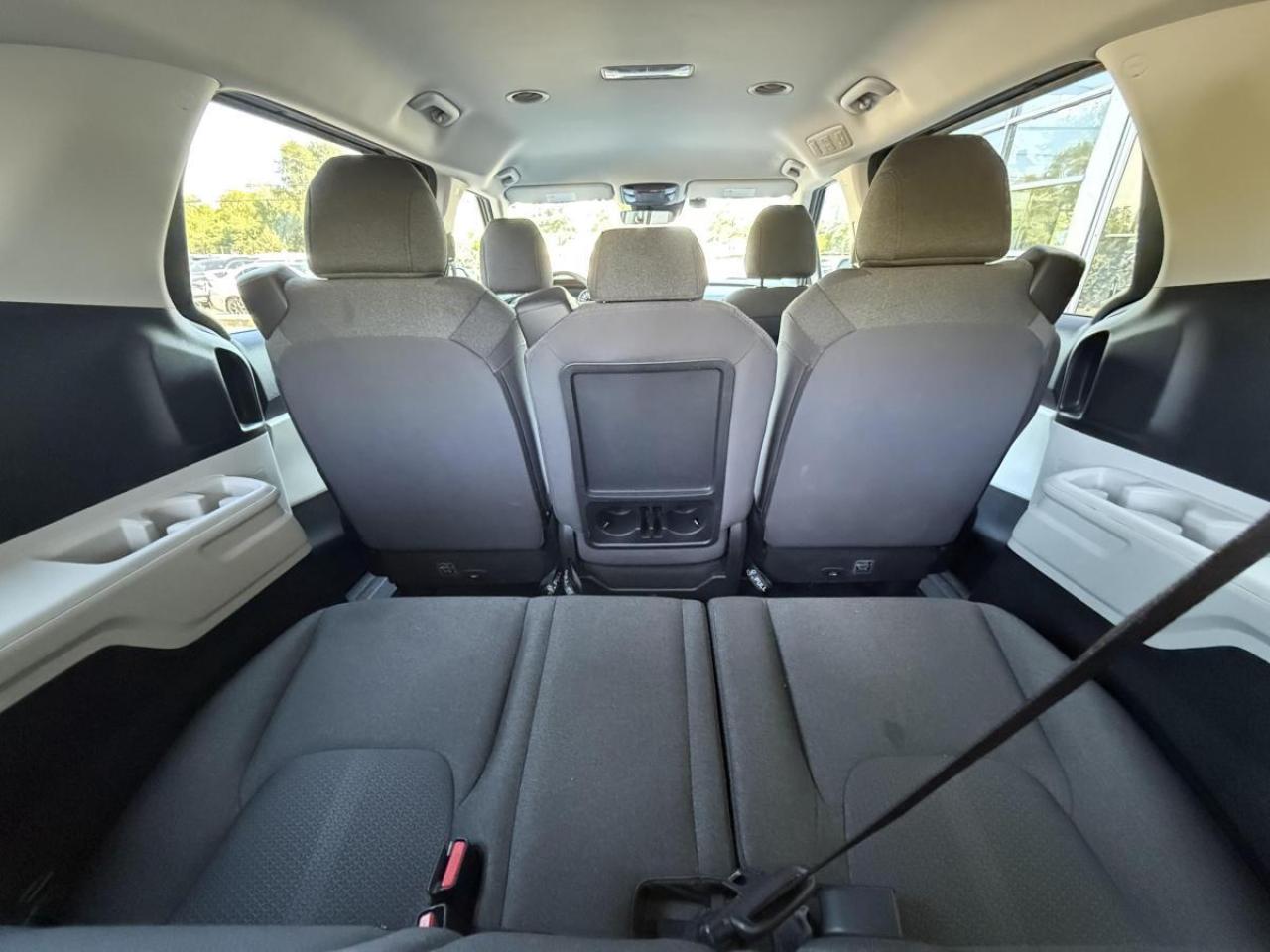 2023 Kia Carnival LX FWD Photo