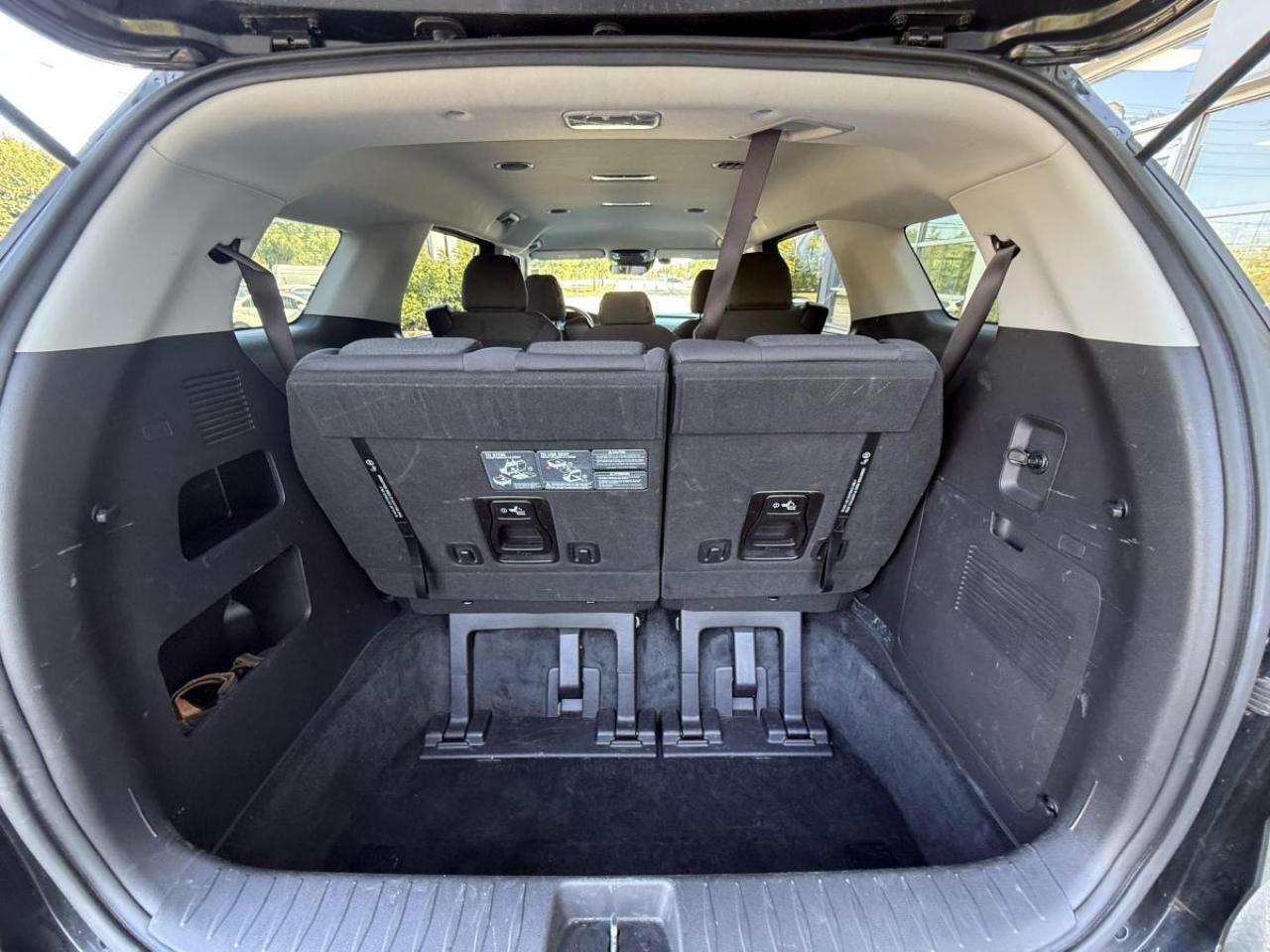 2023 Kia Carnival LX FWD Photo