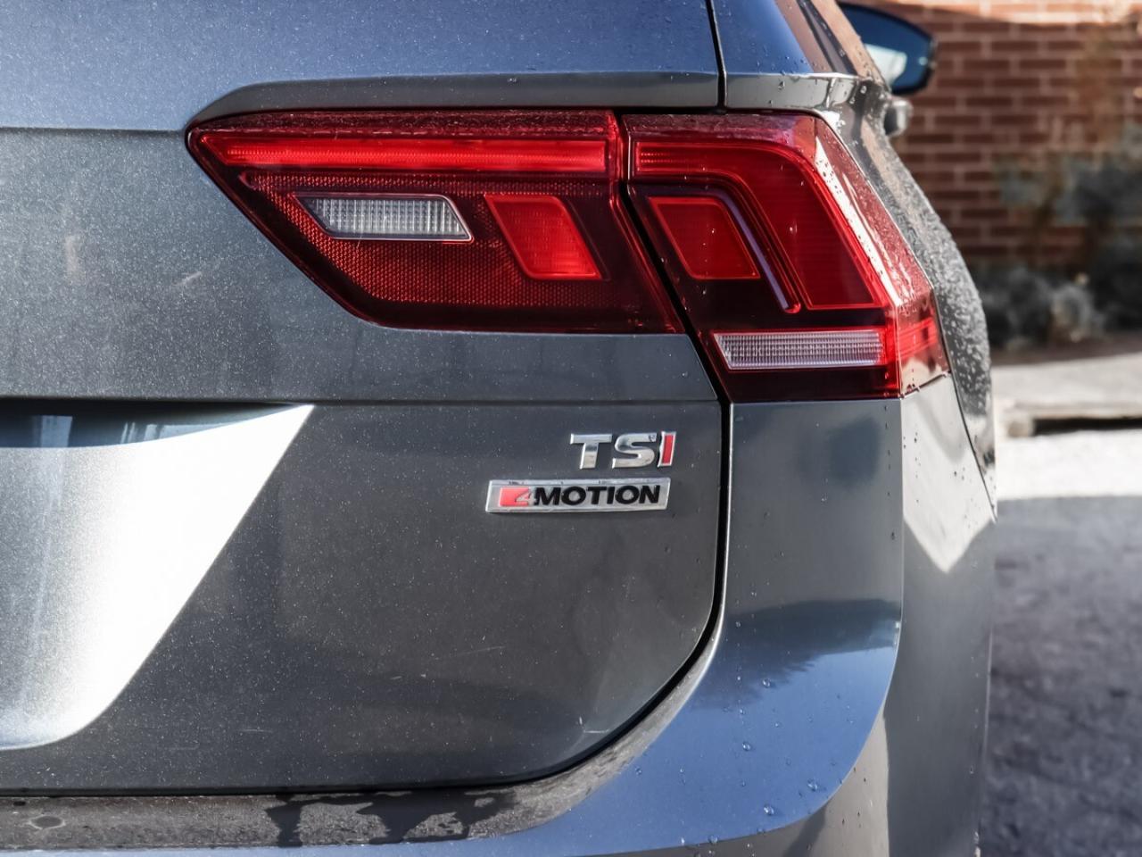 2018 Volkswagen Tiguan AWD - Dealer Serviced-Heated Seats-Rearview Camera Photo