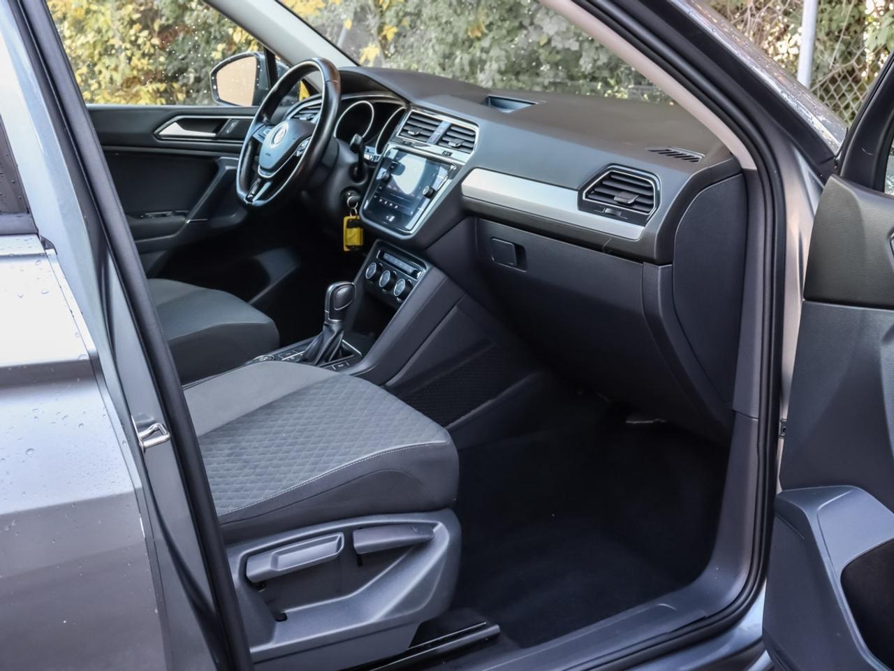 2018 Volkswagen Tiguan AWD - Dealer Serviced-Heated Seats-Rearview Camera Photo