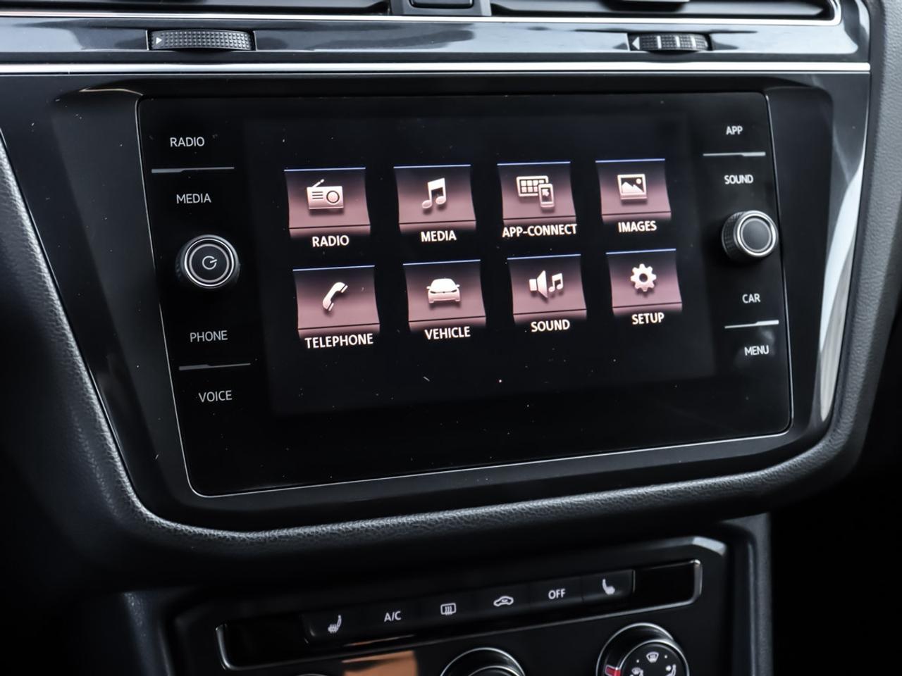 2018 Volkswagen Tiguan AWD - Dealer Serviced-Heated Seats-Rearview Camera Photo