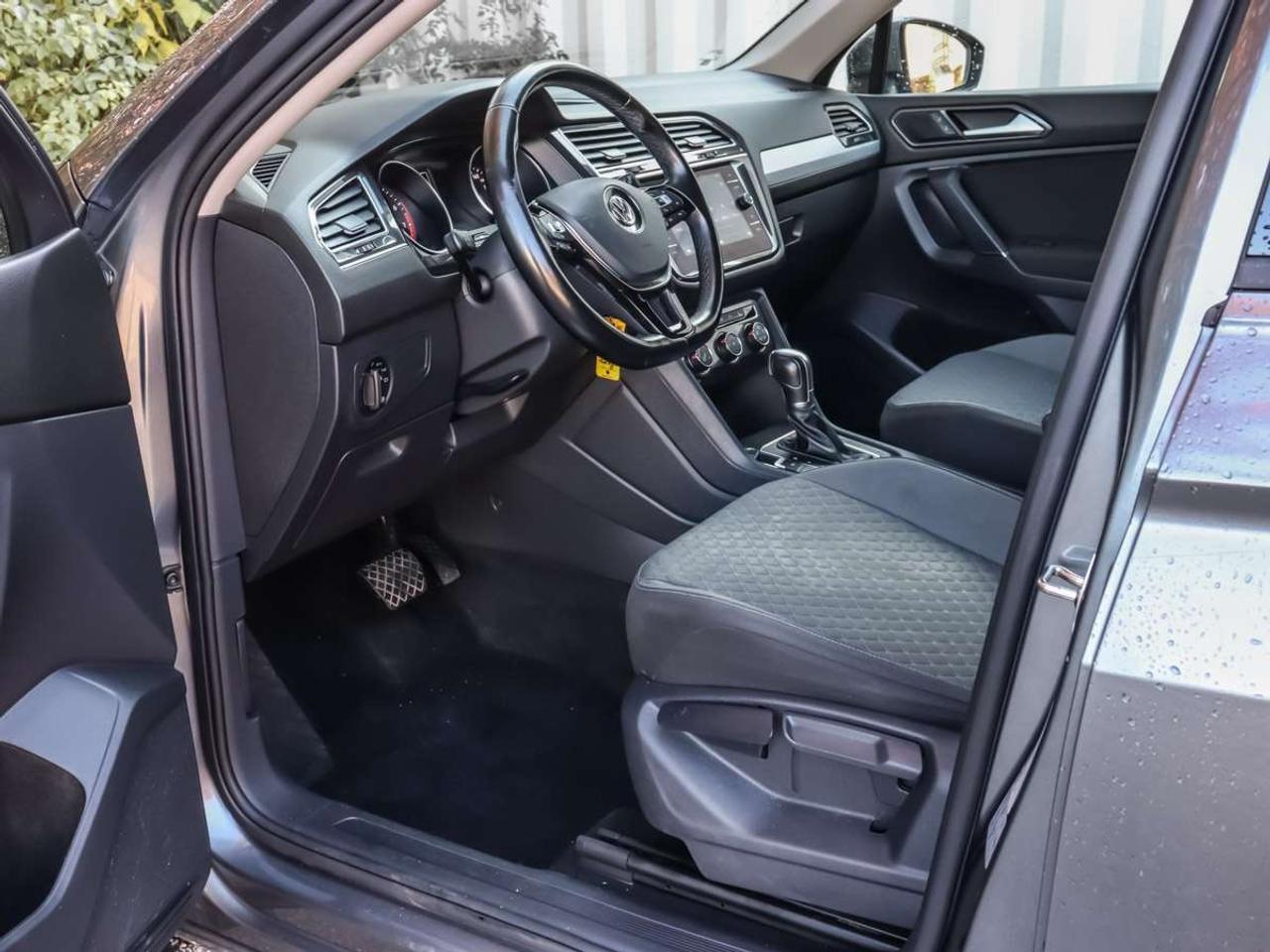 2018 Volkswagen Tiguan AWD - Dealer Serviced-Heated Seats-Rearview Camera-Bluetooth Photo