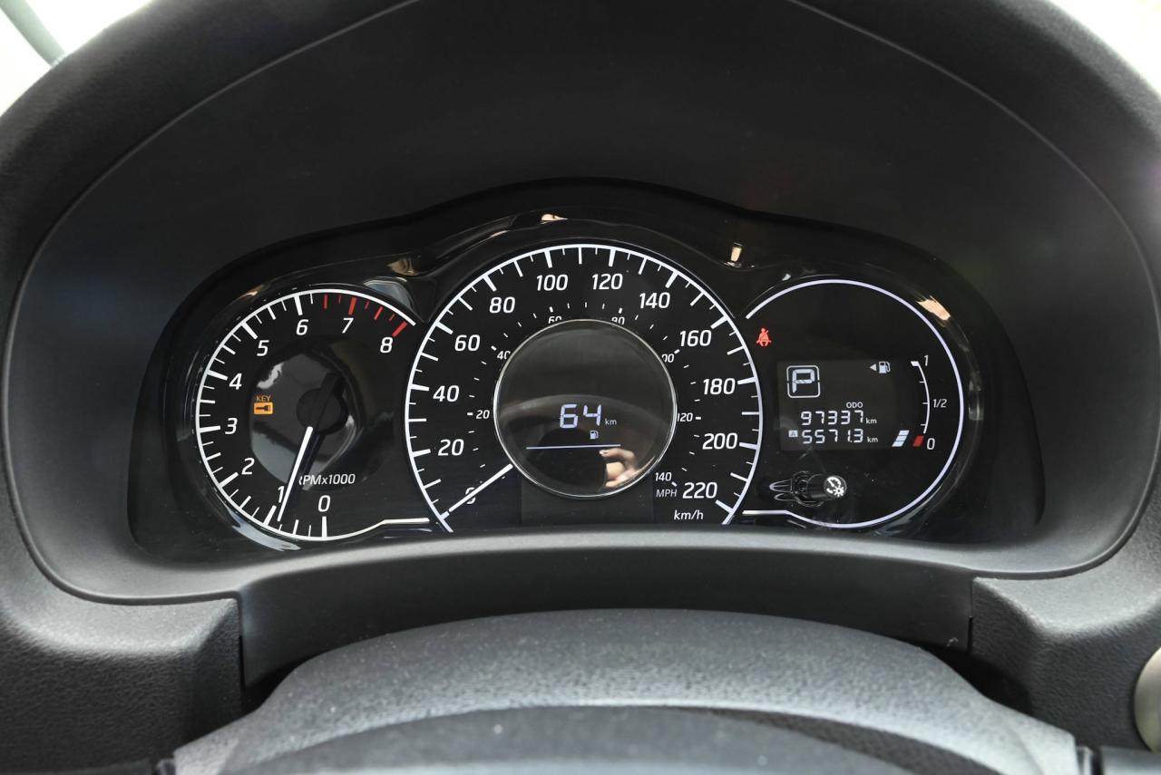 2019 Nissan Versa Note SV Pkg/ Power Options/ Keyless Entry/ Alloy wheels Photo