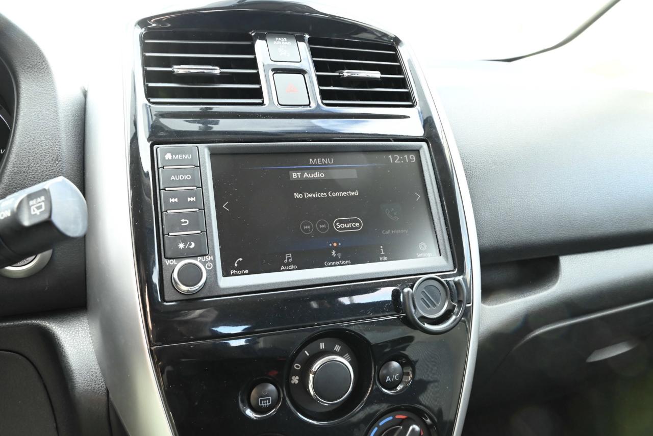 2019 Nissan Versa Note SV Pkg/ Power Options/ Keyless Entry/ Alloy wheels Photo